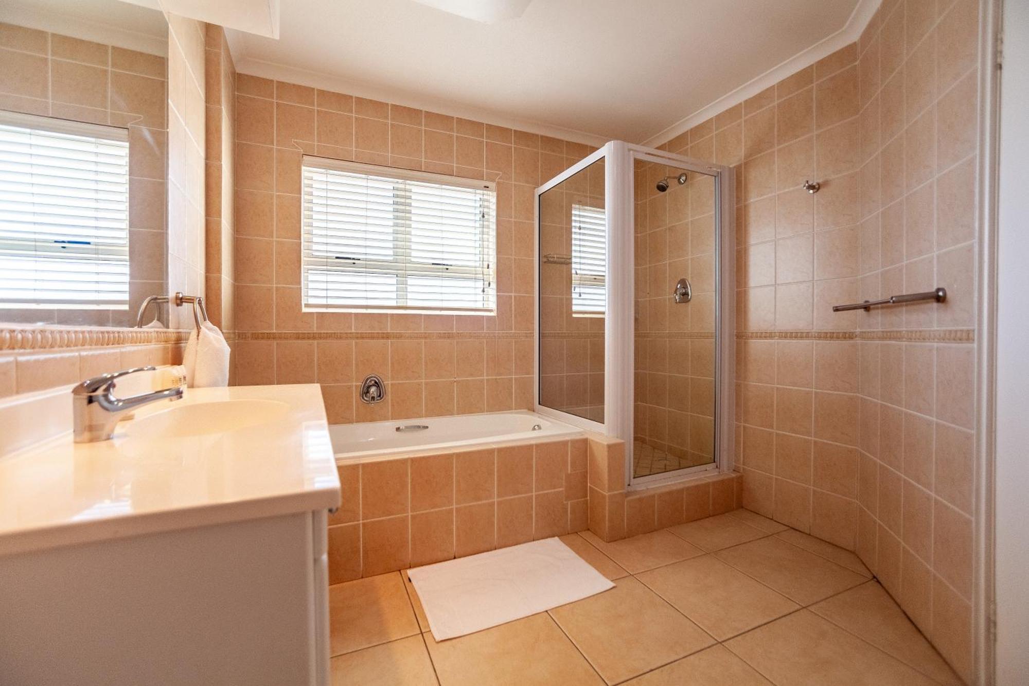 Luxury Ocean View Beachfront 2 Bed Apartment -206 The Waves, Blouberg, Cape Town Bloubergstrand Εξωτερικό φωτογραφία